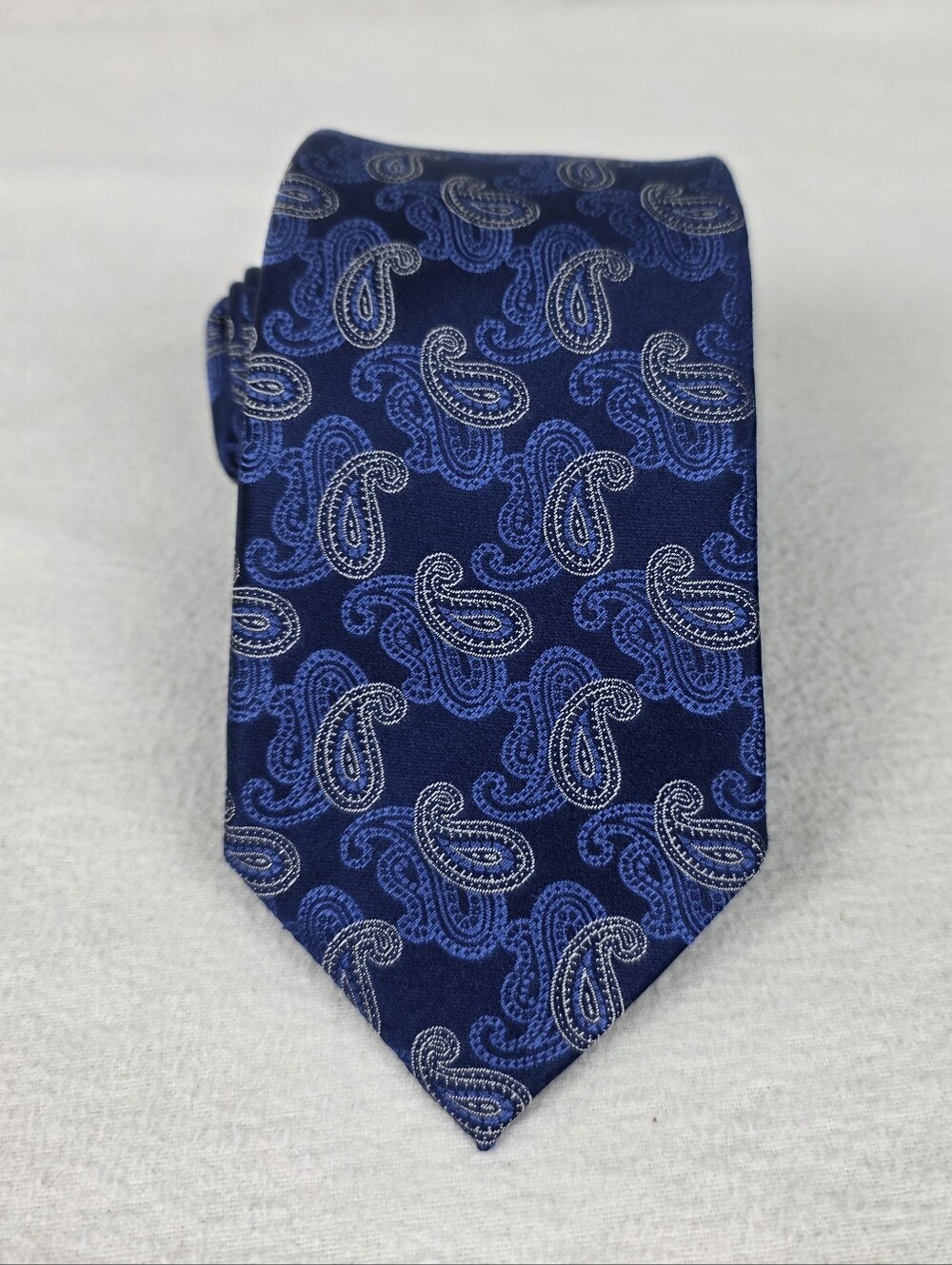 Canali Necktie Blue Paisley Silk Made In Italy Excellent Condition.